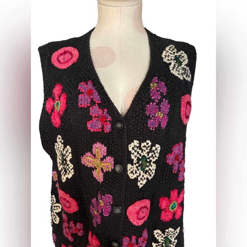 Y2K Cottagecore Floral hand Embroidered Sweater Vest - Black Pink XL